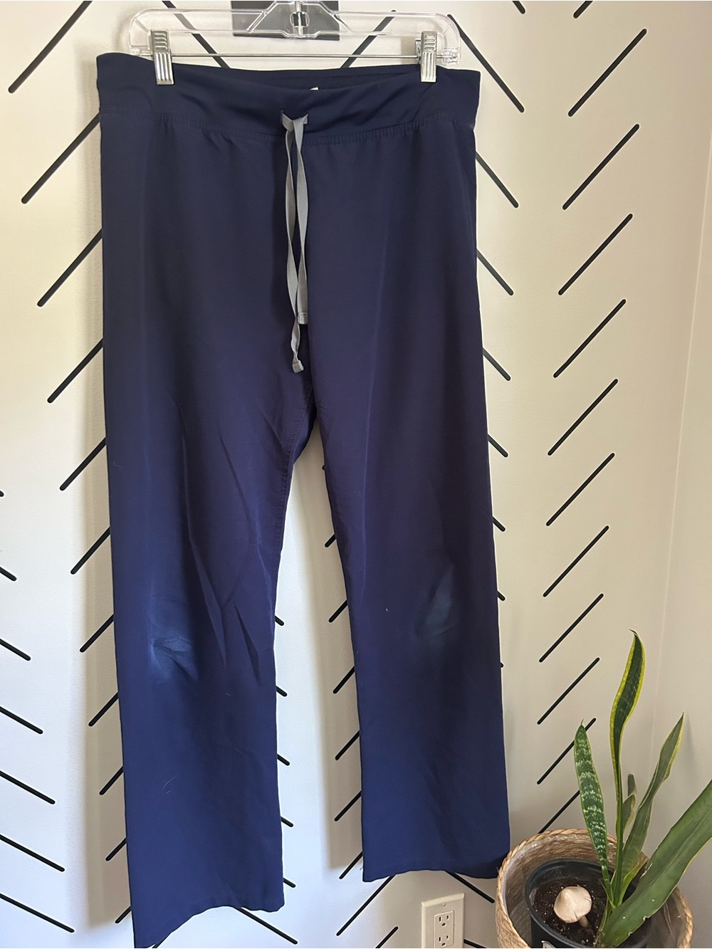 Figs livingston navy scrub pants